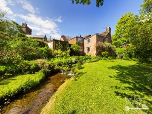 Rear- click for photo gallery